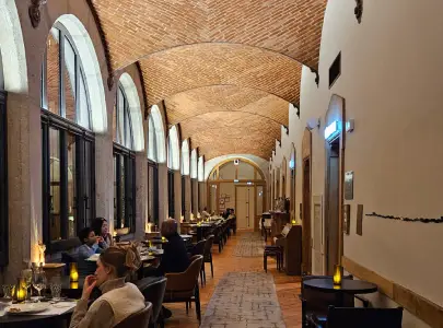 hôtel fourvière lyon intérieur ancien couvant bar voûte christelle lefresne