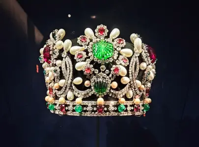 hôtel de la marine exposition joyaux dynastiques couronne 2 christelle lefresne