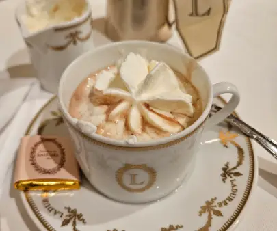 ladurée champs élysées salon de thé christelle lefresne