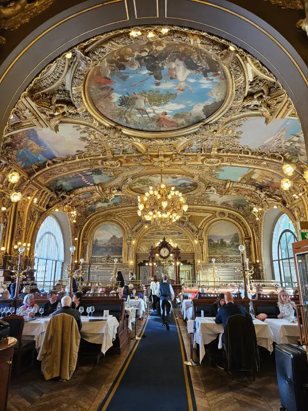 le train bleu restaurant salle christelle lefresne