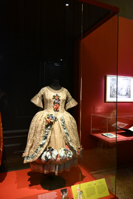 la mode au xviiième siècle palais galliera un héritage fantasmé mode paris christelle lefresne (10)