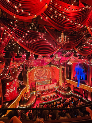 moulin rouge comédie musicale londres extraordinaire décors christelle lefresne (2)