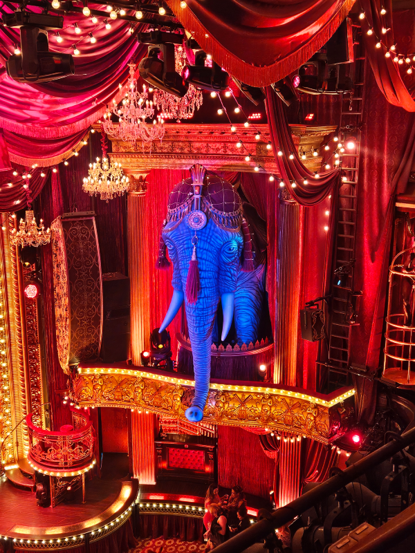 moulin rouge comédie musicale londres extraordinaire décors christelle lefresne