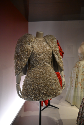 tisser, broder, sublimer les savoirs faire de la mode palais galliera un héritage fantasmé mode paris christelle lefresne (3)