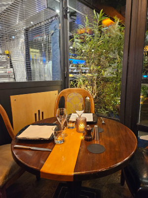 marty brasserie paris art déco table verrière christelle lefresne