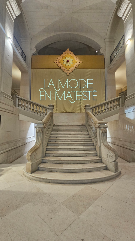 la mode en majesté haute couture et tradition à la cour de thaïlande paris mad mode nn christelle lefresne (1)