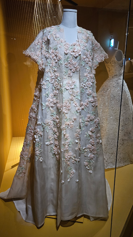 la mode en majesté haute couture et tradition à la cour de thaïlande paris mad mode nn christelle lefresne (11)