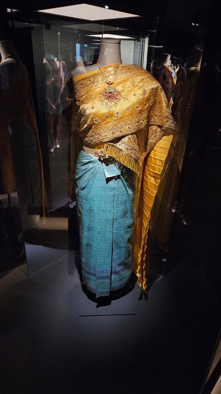 la mode en majesté haute couture et tradition à la cour de thaïlande paris mad mode nn christelle lefresne (6)